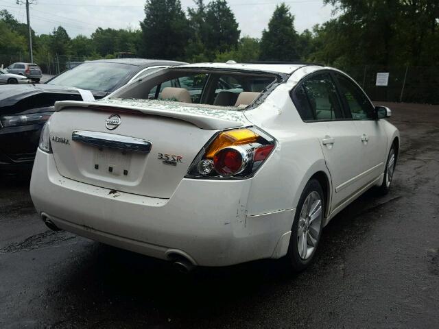 1N4BL2AP2BN400421 - 2011 NISSAN ALTIMA SR WHITE photo 4