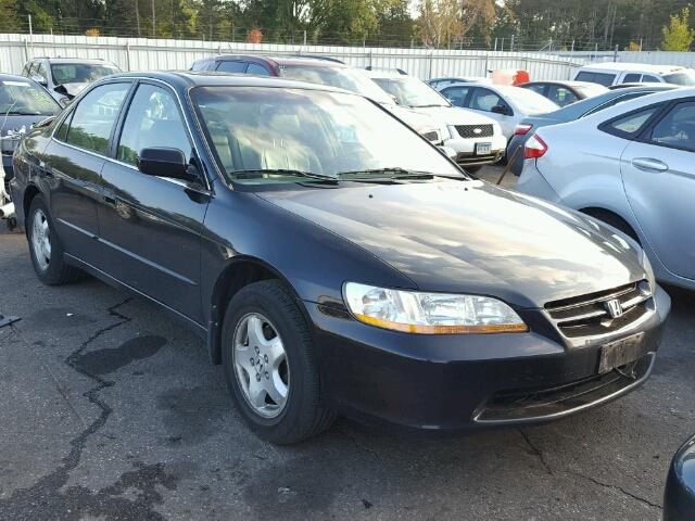 1HGCG1655WA071748 - 1998 HONDA ACCORD BLACK photo 1