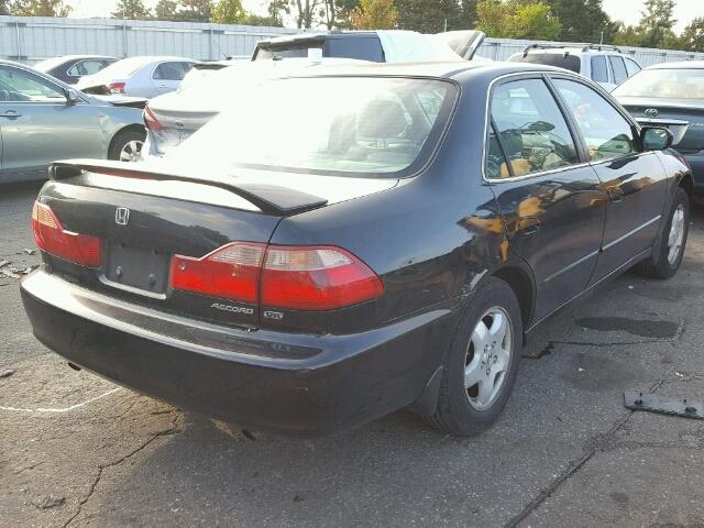 1HGCG1655WA071748 - 1998 HONDA ACCORD BLACK photo 4