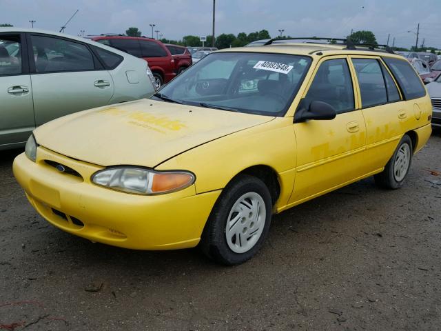 3FAFP15P9WR240115 - 1998 FORD ESCORT SE YELLOW photo 2