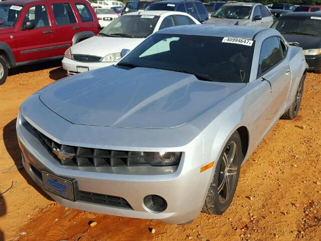 2G1FA1E32D9176231 - 2013 CHEVROLET CAMARO LS SILVER photo 2