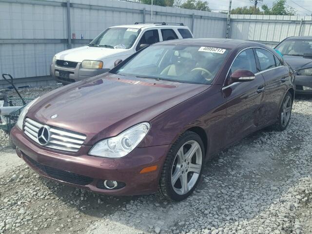 WDDDJ72X77A093918 - 2007 MERCEDES-BENZ CLS 550 BURGUNDY photo 2