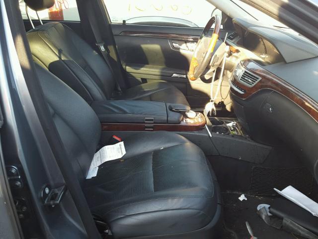 WDDNG71X49A247881 - 2009 MERCEDES-BENZ S 550 CHARCOAL photo 5