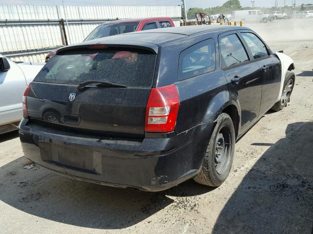 2D4FV48T35H692763 - 2005 DODGE MAGNUM SE BLACK photo 4