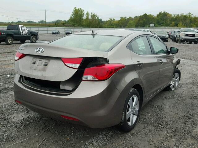 5NPDH4AEXDH269613 - 2013 HYUNDAI ELANTRA GL BROWN photo 4