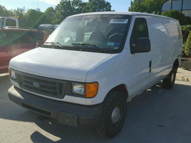 1FTRE14233HB87217 - 2003 FORD ECONOLINE WHITE photo 2