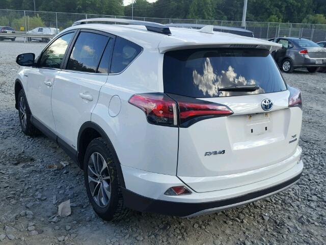 JTMRJREV7HD092581 - 2017 TOYOTA RAV4 HV LE WHITE photo 3