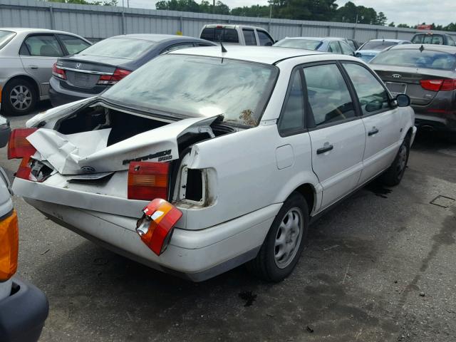 WVWEE83A8SE071124 - 1995 VOLKSWAGEN PASSAT GLX WHITE photo 4