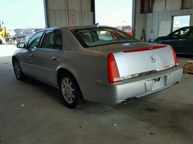 1G6KD5EY2AU100283 - 2010 CADILLAC DTS LUXURY SILVER photo 3