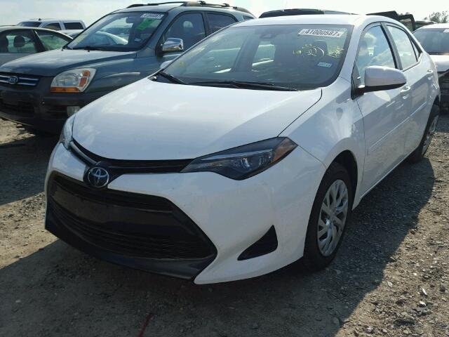 5YFBURHE5HP689200 - 2017 TOYOTA COROLLA L WHITE photo 2