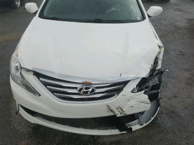 5NPEC4AC6EH870326 - 2014 HYUNDAI SONATA SE WHITE photo 7