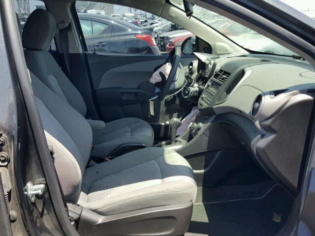 1G1JA5SG2G4153743 - 2016 CHEVROLET SONIC LS 石墨色 照片 5