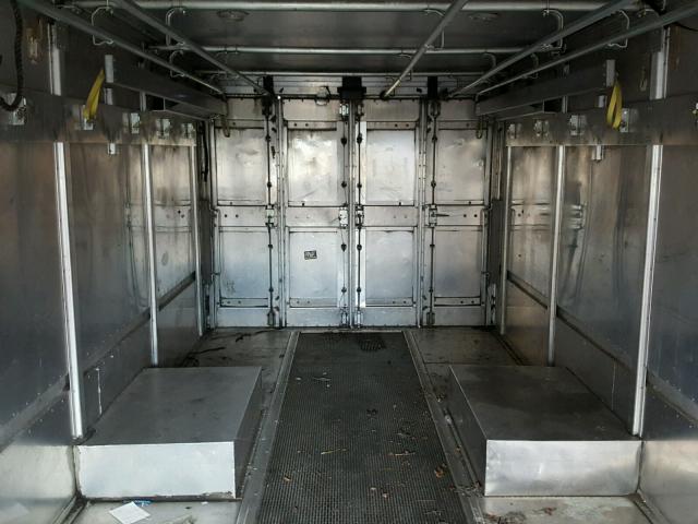 4UZAANBW21CH63197 - 2001 FREIGHTLINER CHASSIS M WHITE photo 6