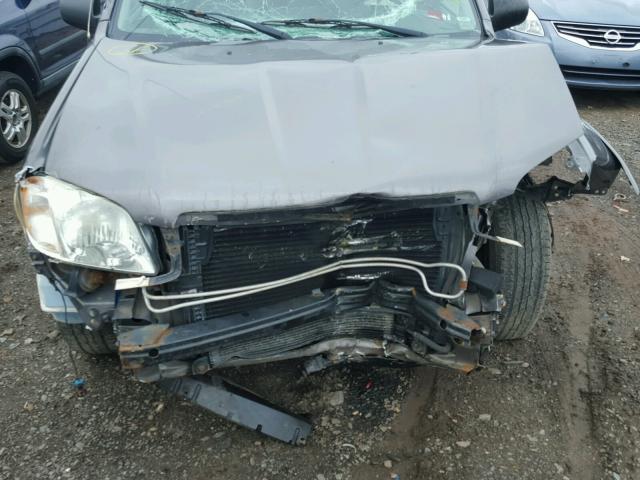 4F2CZ96183KM49152 - 2003 MAZDA TRIBUTE ES 银色 照片 7