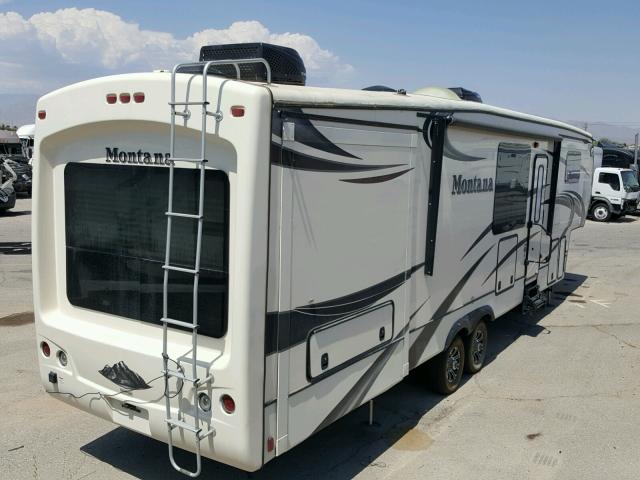 4YDF38526F4700789 - 2015 KEYSTONE MONTANA WHITE photo 4