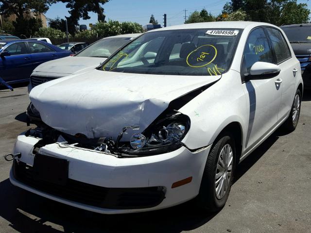 WVWDB7AJXDW019797 - 2013 VOLKSWAGEN GOLF WHITE photo 2