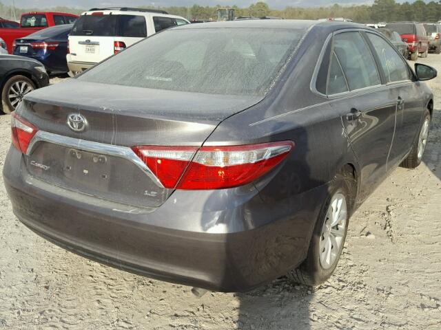 4T1BF1FK1HU351540 - 2017 TOYOTA CAMRY LE GRAY photo 4