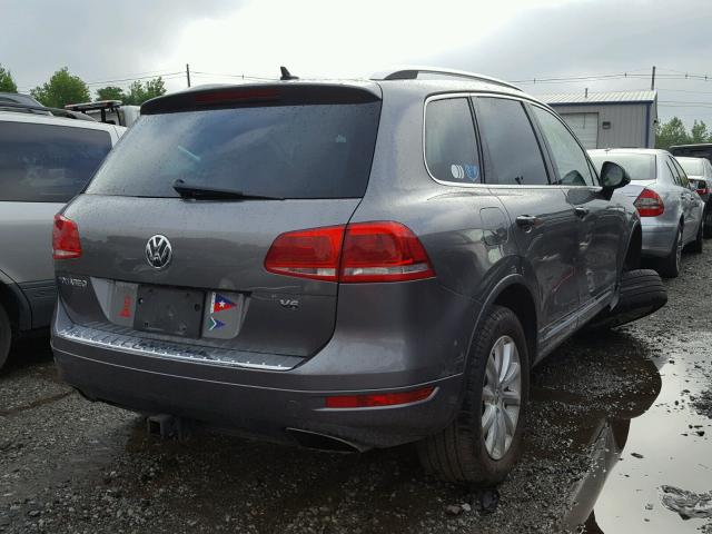 WVGFF9BP0BD006153 - 2011 VOLKSWAGEN TOUAREG V6 GRAY photo 4