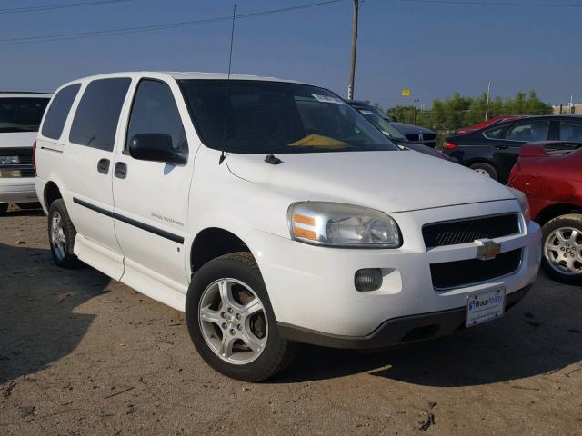 1GBDV13W48D211462 - 2008 CHEVROLET UPLANDER I WHITE photo 1