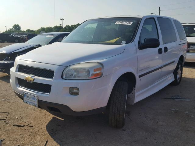 1GBDV13W48D211462 - 2008 CHEVROLET UPLANDER I WHITE photo 2