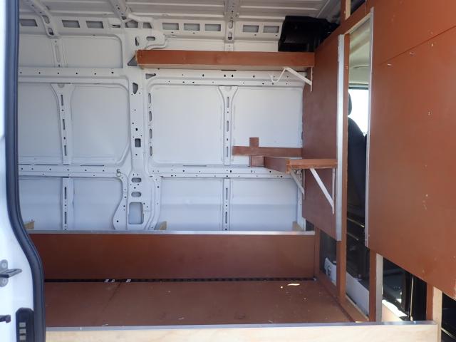 3C6URVJG5JE102166 - 2018 RAM PROMASTER 白色 照片 6