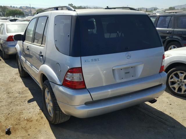 4JGAB54E53A379752 - 2003 MERCEDES-BENZ ML 320 SILVER photo 3