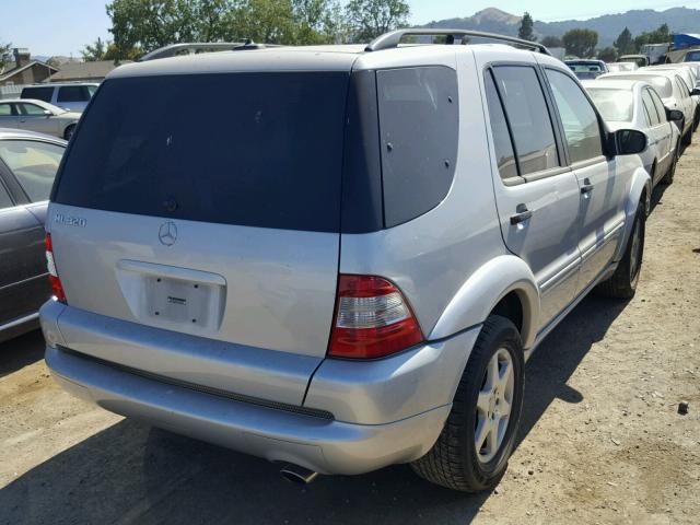 4JGAB54E53A379752 - 2003 MERCEDES-BENZ ML 320 SILVER photo 4