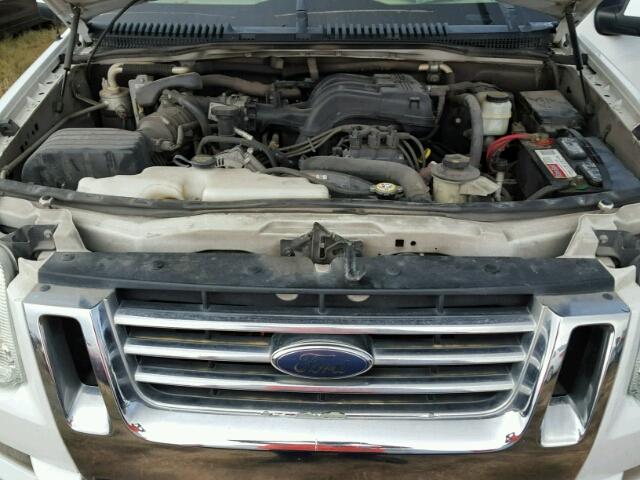 1FMEU33K67UA05565 - 2007 FORD EXPLORER S WHITE photo 7