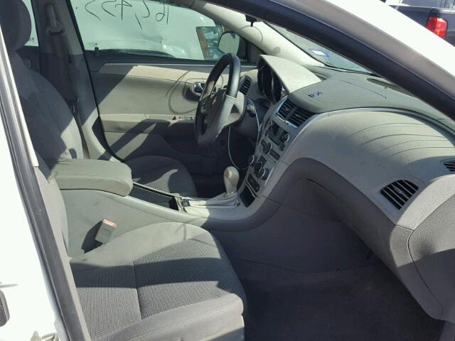 1G1ZB5EB6A4135298 - 2010 CHEVROLET MALIBU LS WHITE photo 5