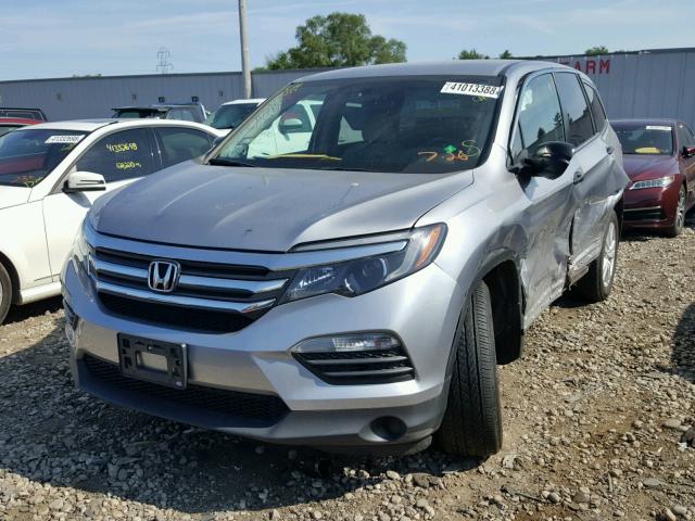 5FNYF6H10GB119809 - 2016 HONDA PILOT LX SILVER photo 2