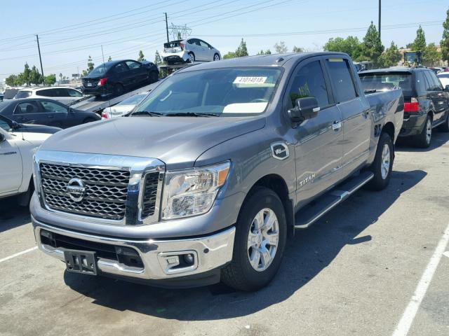 1N6AA1E6XHN572757 - 2017 NISSAN TITAN SV CHARCOAL photo 2