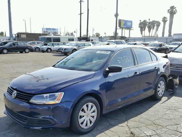 3VW2K7AJ2EM392595 - 2014 VOLKSWAGEN JETTA BASE BLUE photo 2