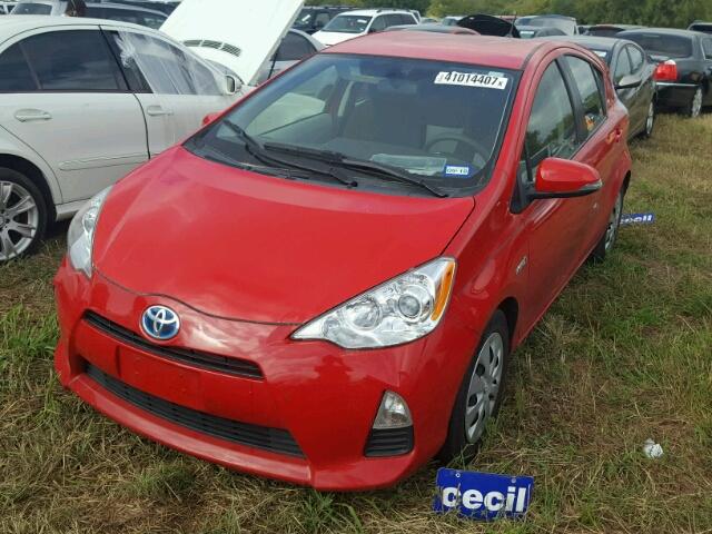 JTDKDTB34E1067255 - 2014 TOYOTA PRIUS C RED photo 2