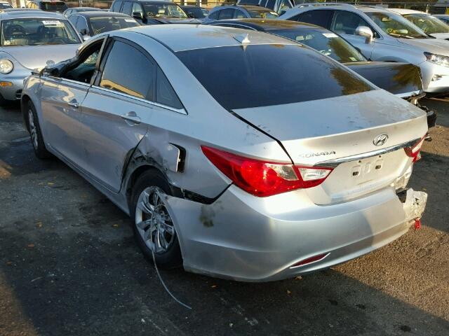 5NPEB4AC4CH440911 - 2012 HYUNDAI SONATA GLS SILVER photo 3