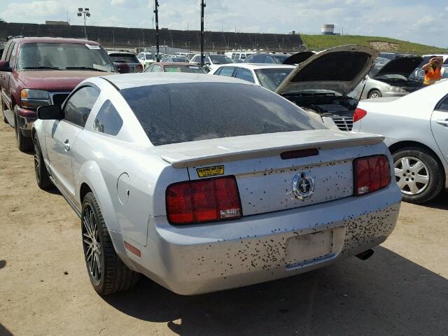 1ZVFT80N275270000 - 2007 FORD MUSTANG GRAY photo 3