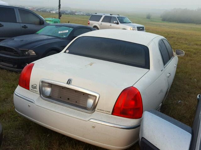 1LNHM81W34Y679905 - 2004 LINCOLN TOWN CAR WHITE photo 4