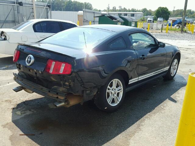 1ZVBP8AMXC5284679 - 2012 FORD MUSTANG BLACK photo 4