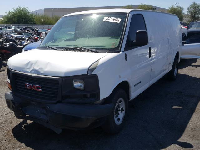 1GTHG39U351912550 - 2005 GMC SAVANA G35 WHITE photo 2