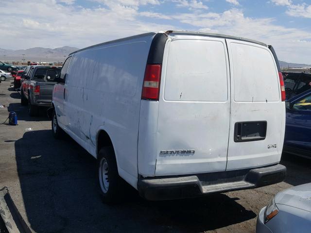 1GTHG39U351912550 - 2005 GMC SAVANA G35 WHITE photo 3