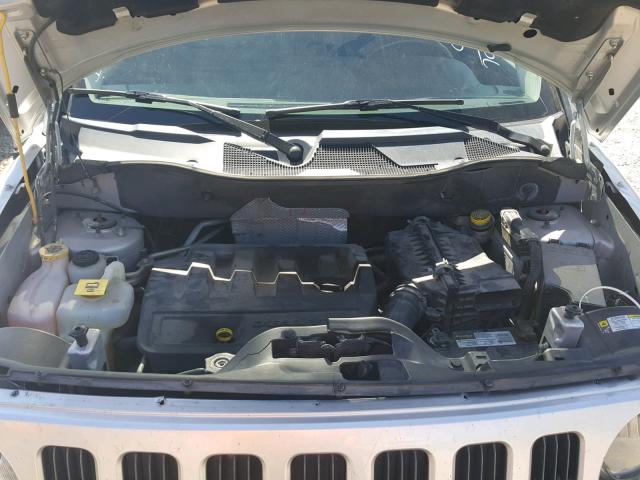 1J8FF48B09D222784 - 2009 JEEP PATRIOT LI SILVER photo 7