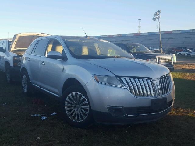 2LMDJ6JKXBBJ23095 - 2011 LINCOLN MKX SILVER photo 1