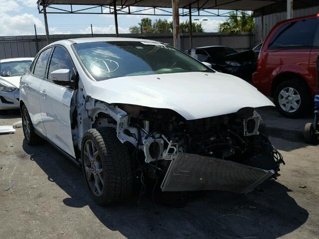 1FADP3F28DL252502 - 2013 FORD FOCUS WHITE photo 1