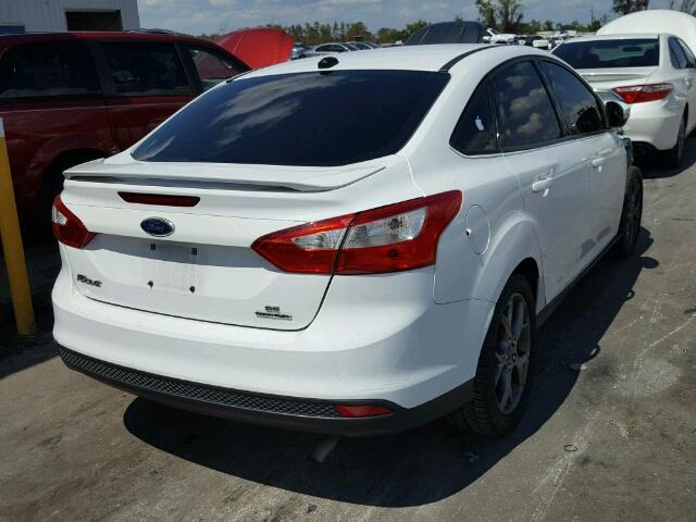 1FADP3F28DL252502 - 2013 FORD FOCUS WHITE photo 4