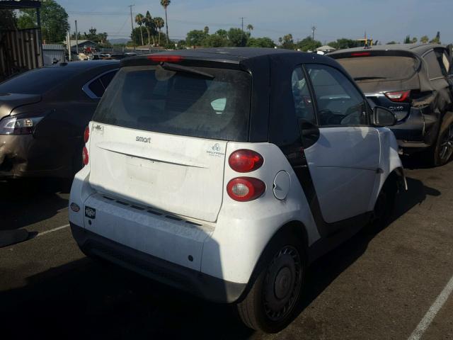 WMEEJ3BA7DK603419 - 2013 SMART FORTWO PUR WHITE photo 4