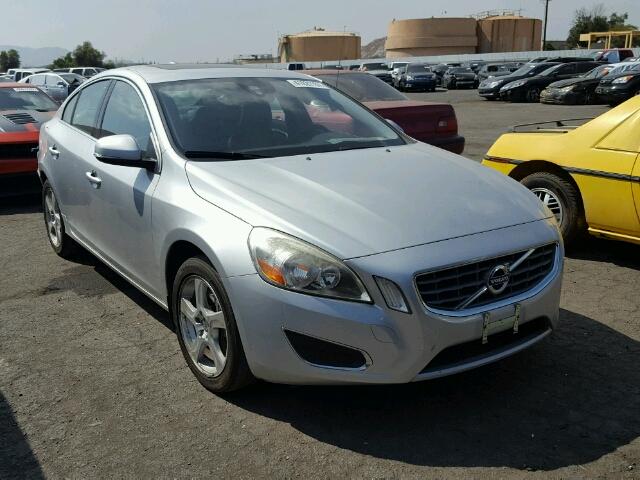 YV1622FS2C2121916 - 2012 VOLVO S60 T5 SILVER photo 1