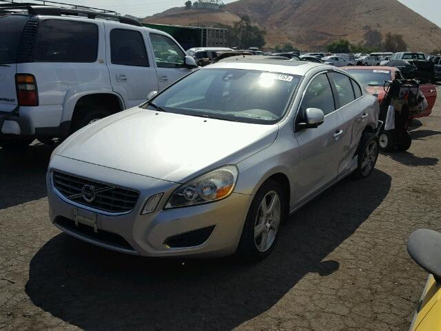 YV1622FS2C2121916 - 2012 VOLVO S60 T5 SILVER photo 2