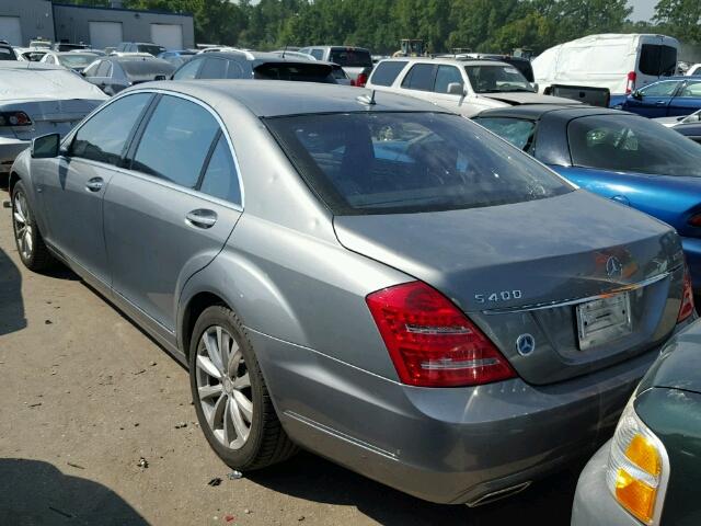 WDDNG9FB4BA364939 - 2011 MERCEDES-BENZ S 400 GRAY photo 3