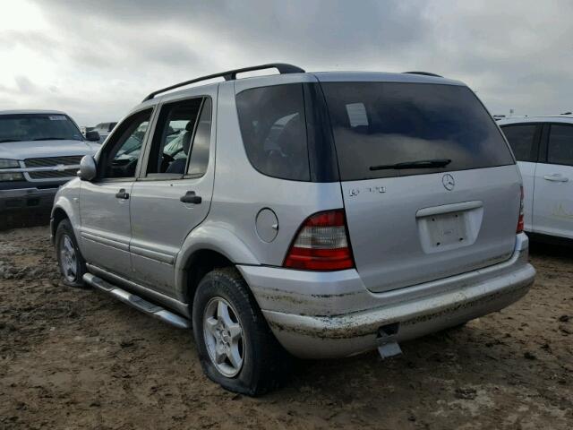 4JGAB54E4YA175581 - 2000 MERCEDES-BENZ ML SILVER photo 3