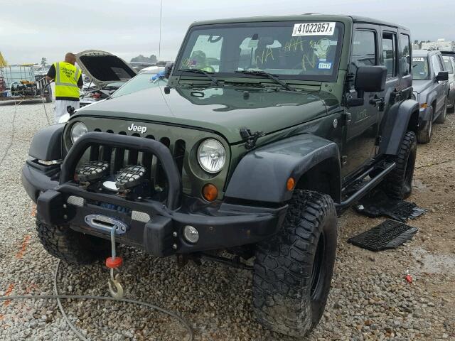 1J4GA39108L568357 - 2008 JEEP WRANGLER U GREEN photo 2