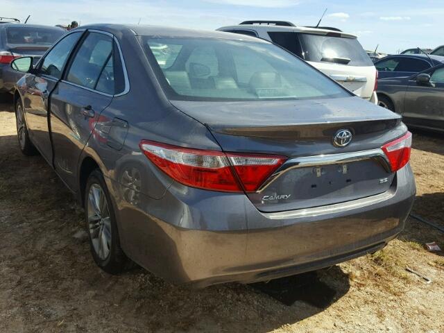 4T1BF1FK6HU641255 - 2017 TOYOTA CAMRY LE GRAY photo 3